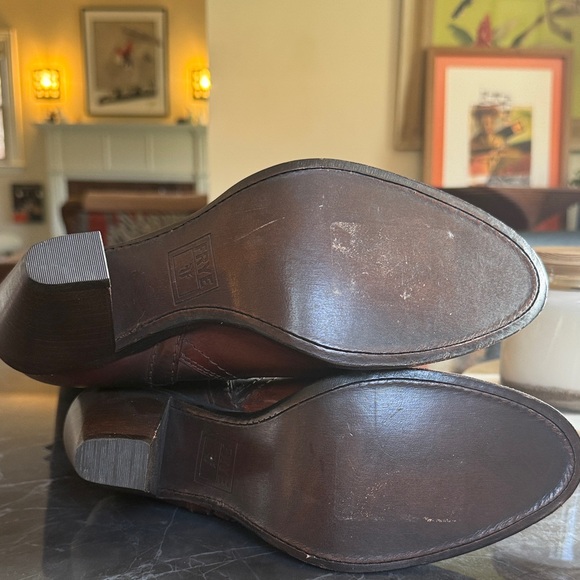 FRYE Women's Tall Leather Heeled Boots in Cognac Brown NWT - Picture 2 of 5